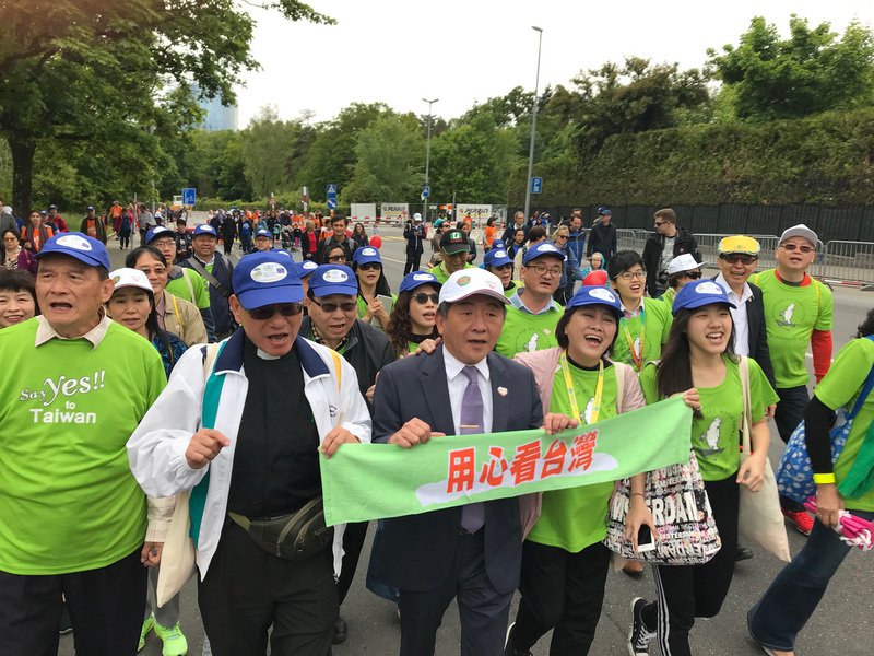 陳時中率隊世衛健走 中國高調派人緊盯