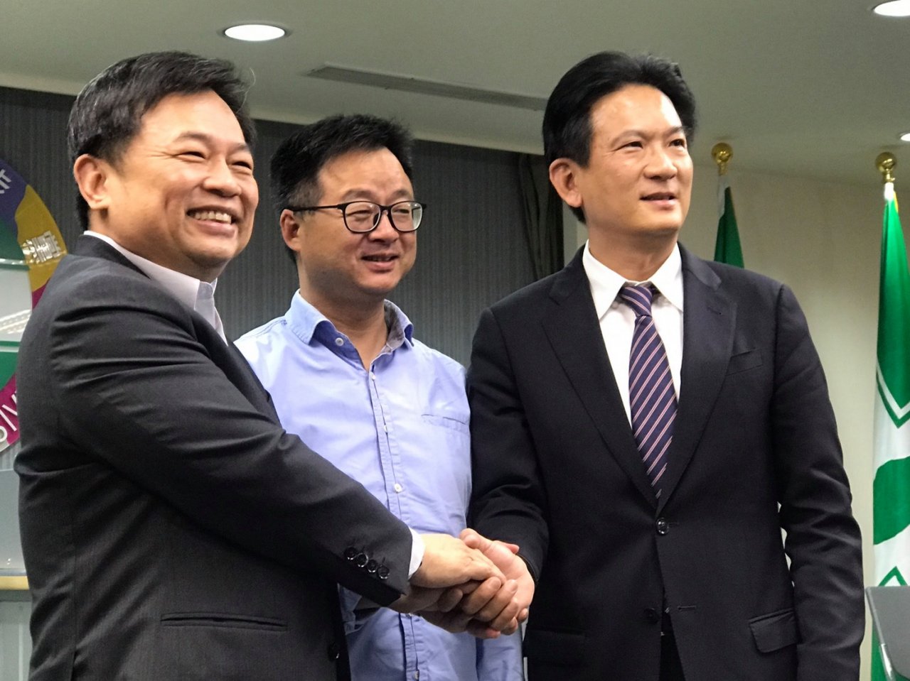 蔡、賴各持己見 手機民調占比、三方對比無共識