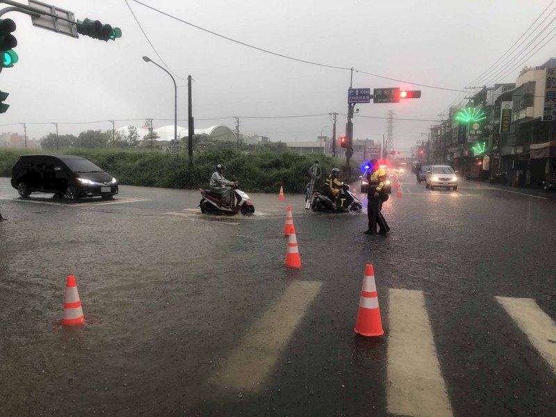 梅雨鋒面快襲 午後中南部山區嚴防強降雨