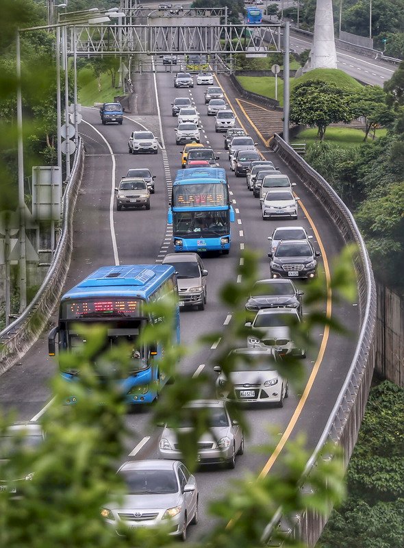 12日下午將湧大車潮 公路總局籲避開尖峰時段