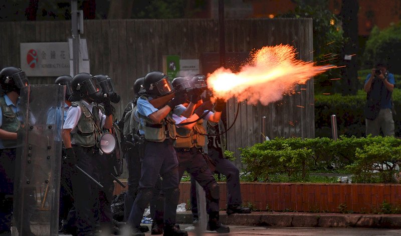 港警對付反送中民眾 紐時檢視畫面指行為過當