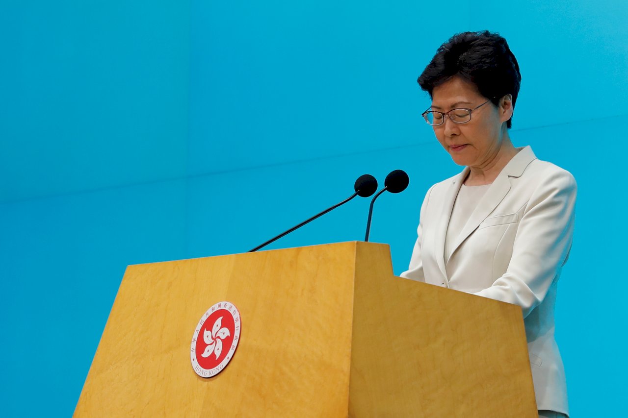 中國官方力挺林鄭 官媒卻噤聲引發揣測