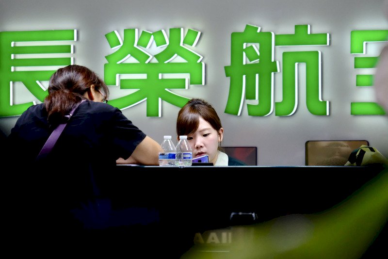 民航局：長榮已增加空服收入及改善疲勞航班