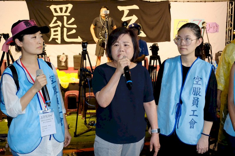 備宵夜關心罷工現場 許銘春:盼盡快落幕