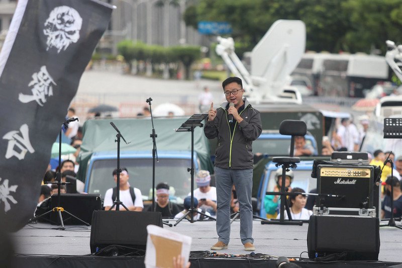 參與反親中媒體遊行 羅文嘉:捍衛台灣民主自由