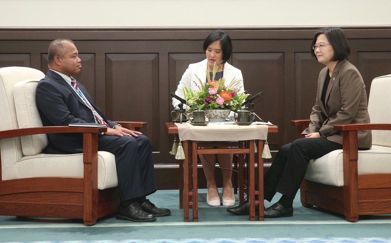 直飛航班增 蔡總統:越來越多台灣人赴帛琉旅遊