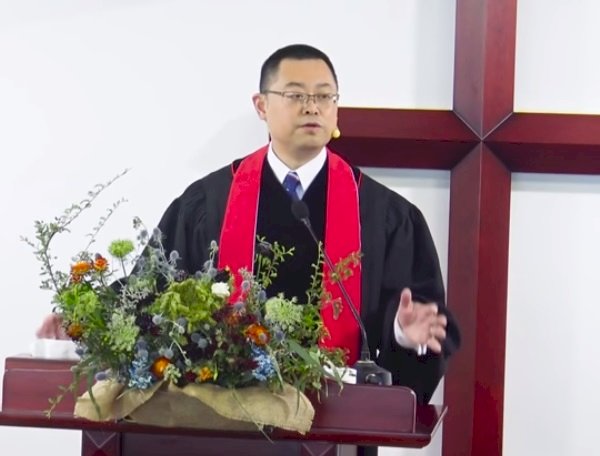 秋雨牧師王怡涉兩罪 被關逾7月律師仍不得見