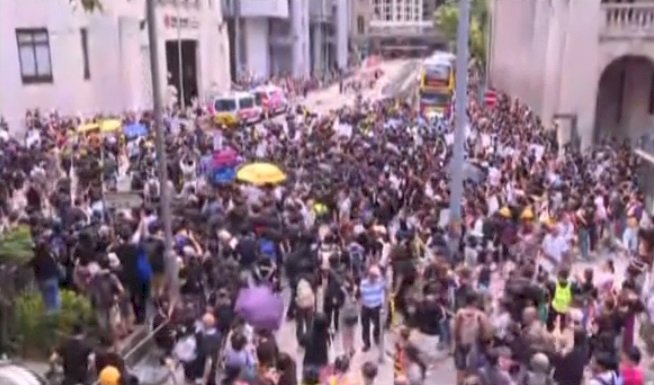 追究警方開槍 香港市民今集會中環