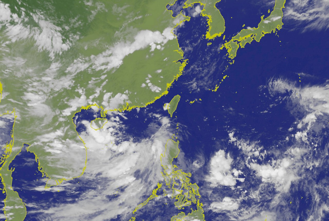 南海低壓增強恐成颱 間接影響台灣天氣