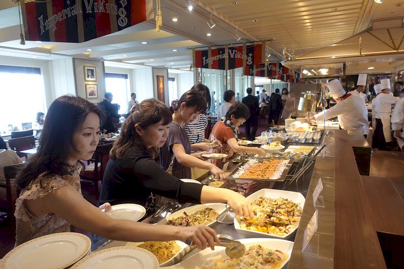 台北西華飯店由520國宴級主廚高鋼輝領軍在東京帝國飯店推出台灣美食，受到日本人歡迎。