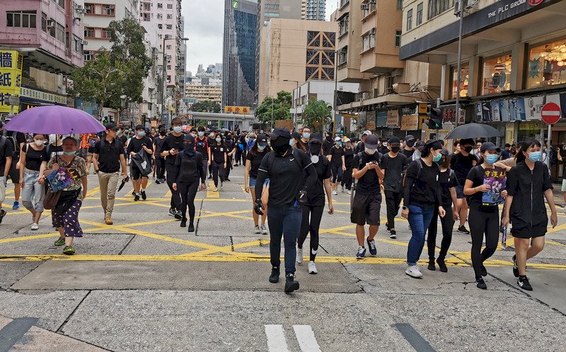 旺角遊行部份人士偏離路線 高喊罷工革命口號