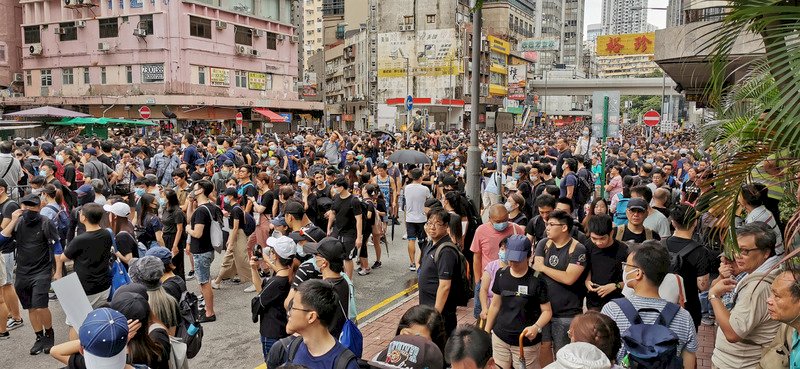 旺角再遊行兵分兩路 大批民眾轉往尖沙咀