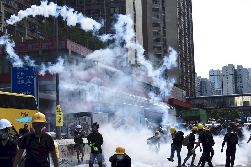 林鄭態度刺激港人 警民衝突升級誰之罪？