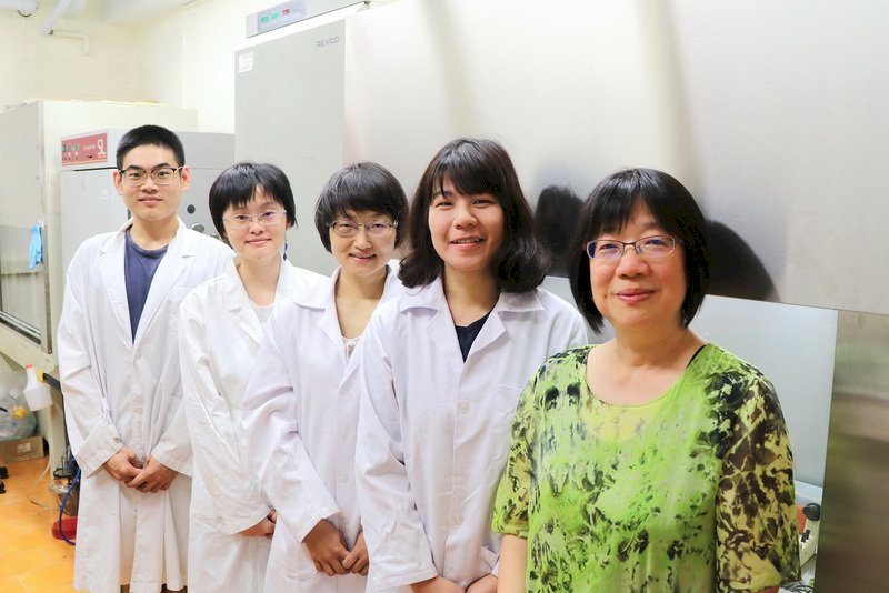 台醫學研究領先全球 幹細胞逆轉菜瓜布肺