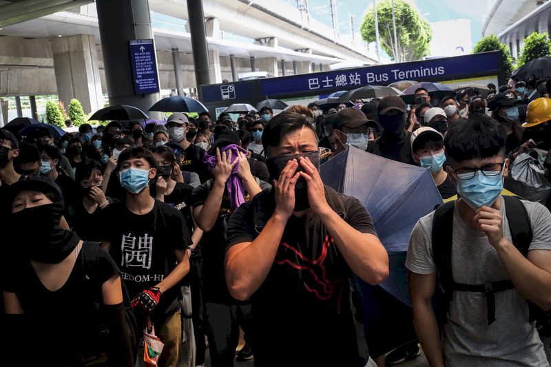 港網民發起堵塞機場 有人響應聚集