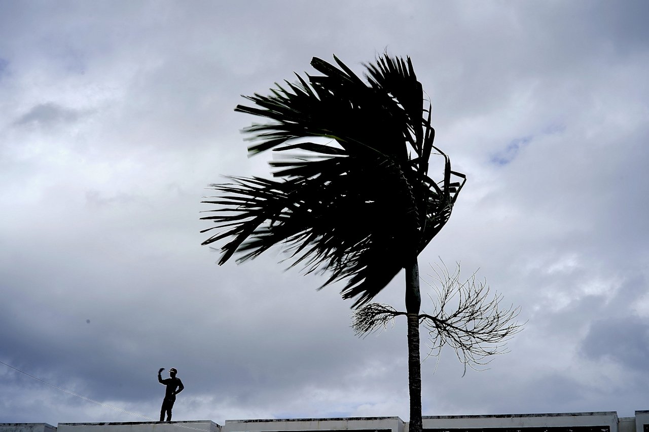 大西洋史上第二強颶風多利安登陸 巴哈馬水淹屋頂