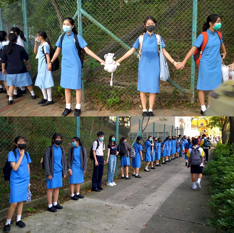 港大學生築人鏈 表達反送中訴求