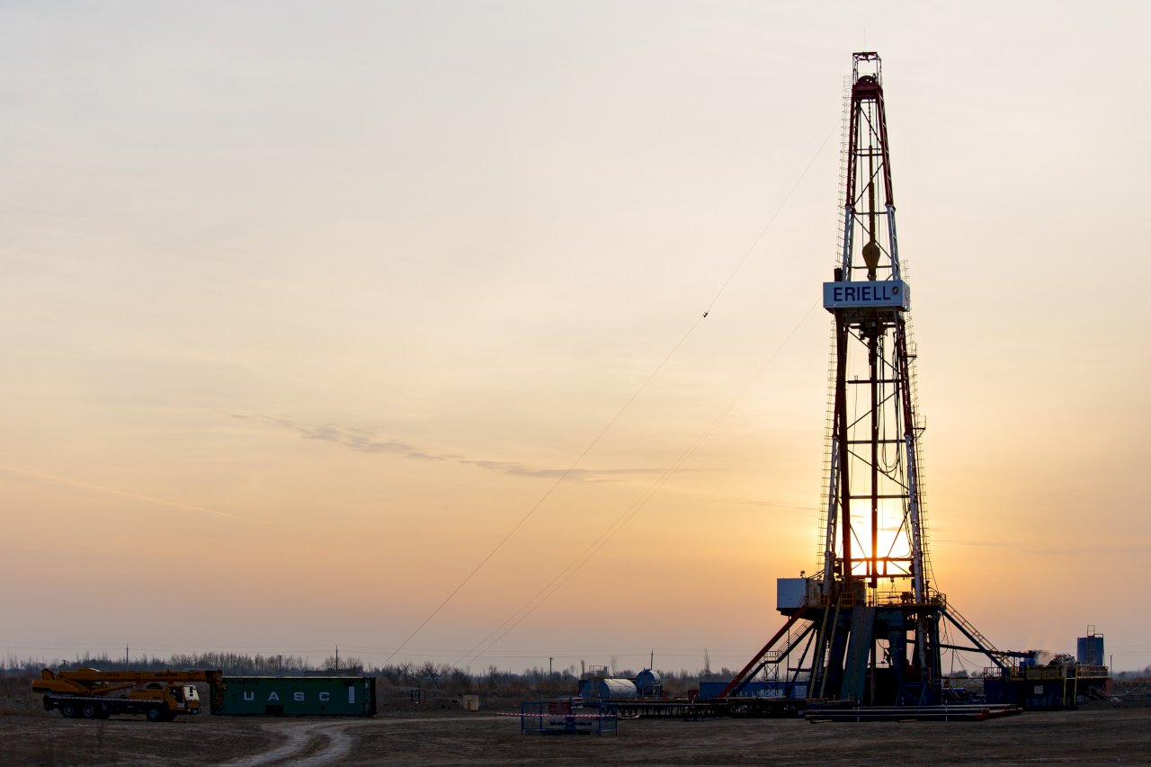 憂Omicron疫情！  國際油價重挫 西德州原油跌逾5%