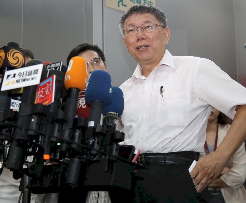 柯昌配？ 柯文哲呼「驚悚消息」 但指談談再講
