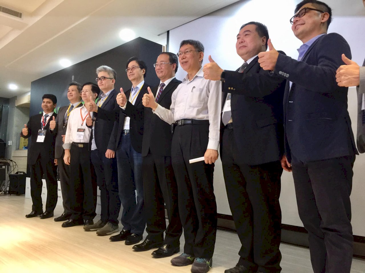 醫療數據松開跑 盼用重症資料導出精準醫療
