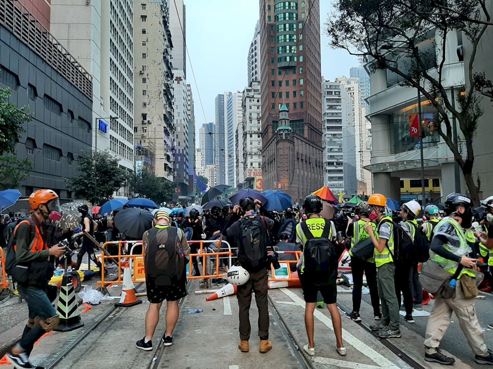 內外交迫 港大：預料香港今年經濟零成長