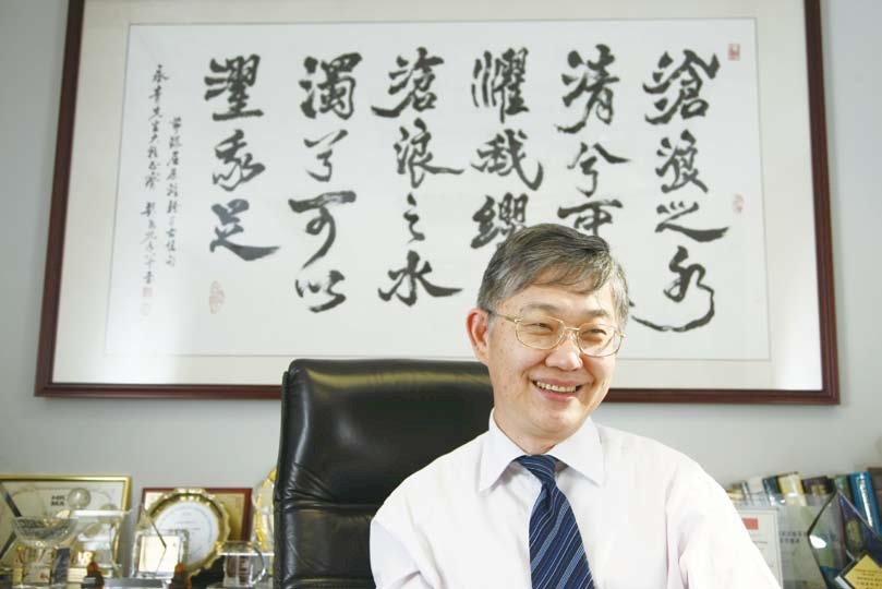 港評論員：社會最動盪時刻已過 雙方應各自讓步