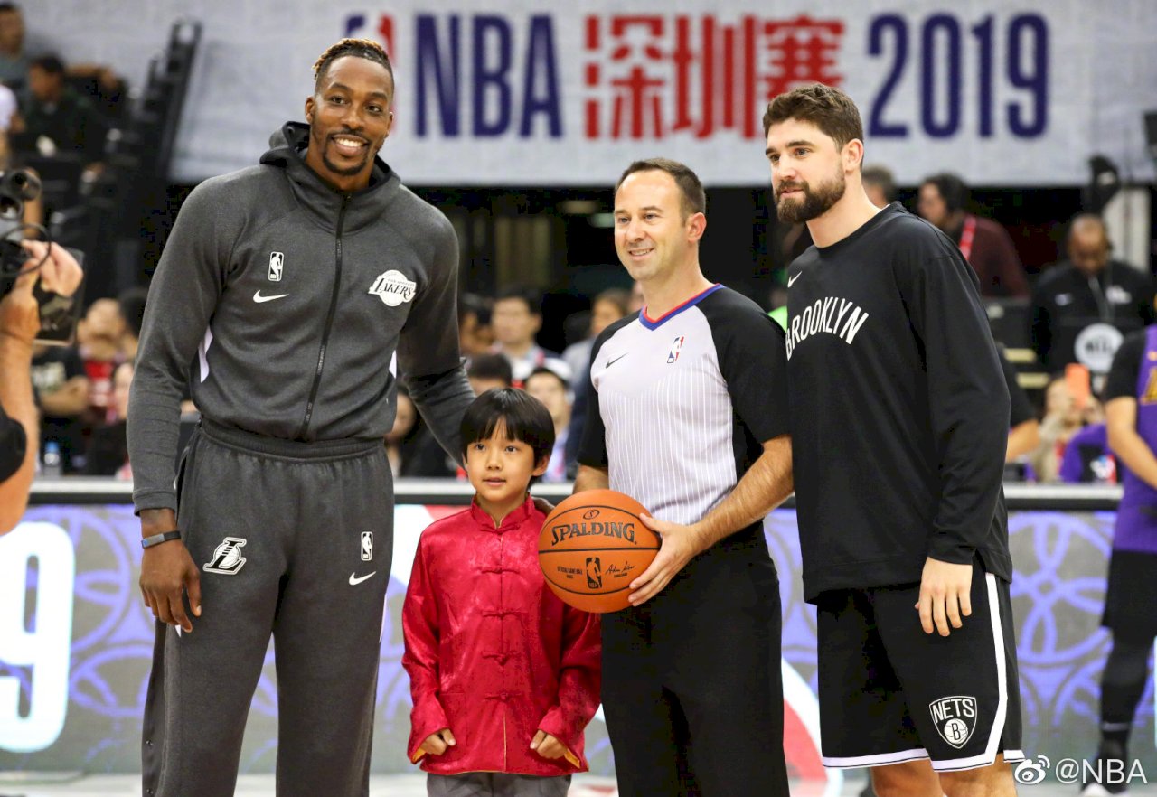 NBA深圳賽人潮眾多 週邊地鐵站人潮管制