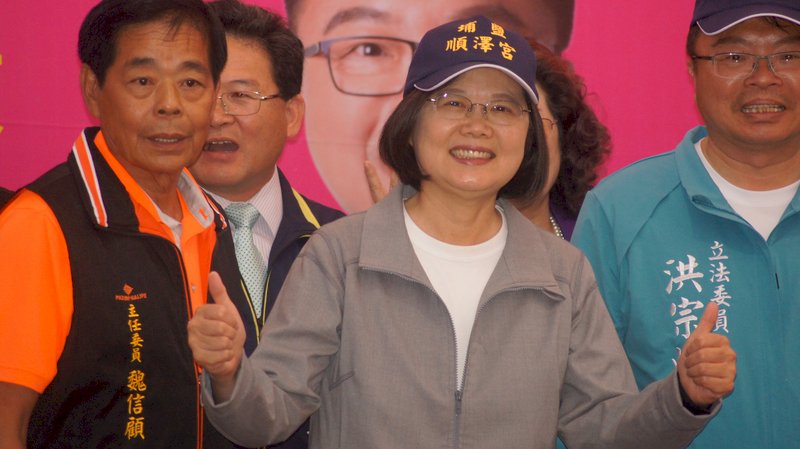 戴順澤宮冠軍帽 總統：明年大選應該成了