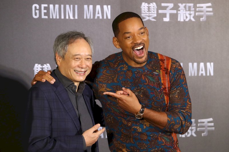 導演李安(左)、好萊塢巨星威爾史密斯(Will Smith)(右)21日出席記者會,宣傳新片「雙子殺手」(Gemini Man)。