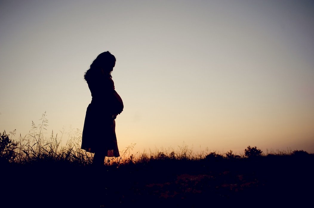 孟買法院考量精神健康 批准懷孕26週未婚少女墮胎