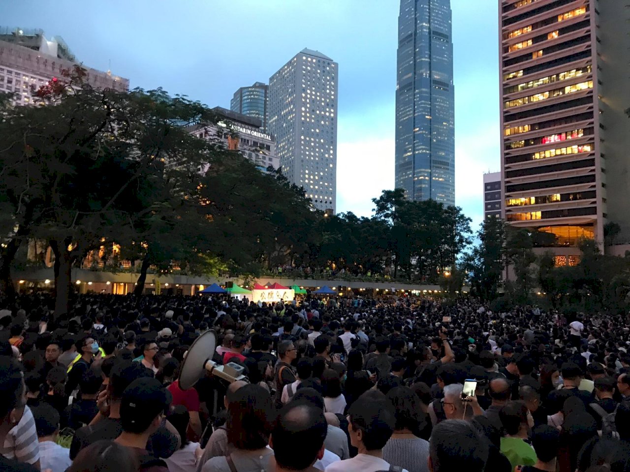 香港公務員聲援反送中 政治中立成議論焦點
