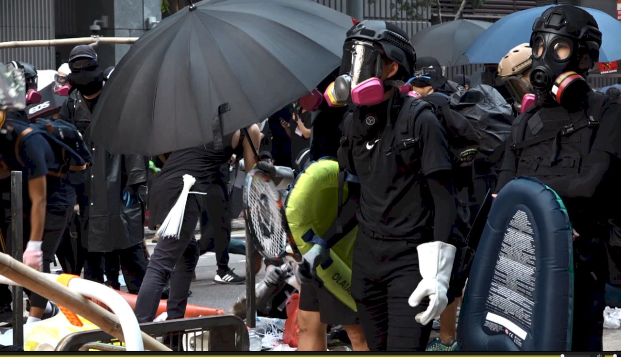反送中示威扮記者藏武器 港大陸生被判監禁6週