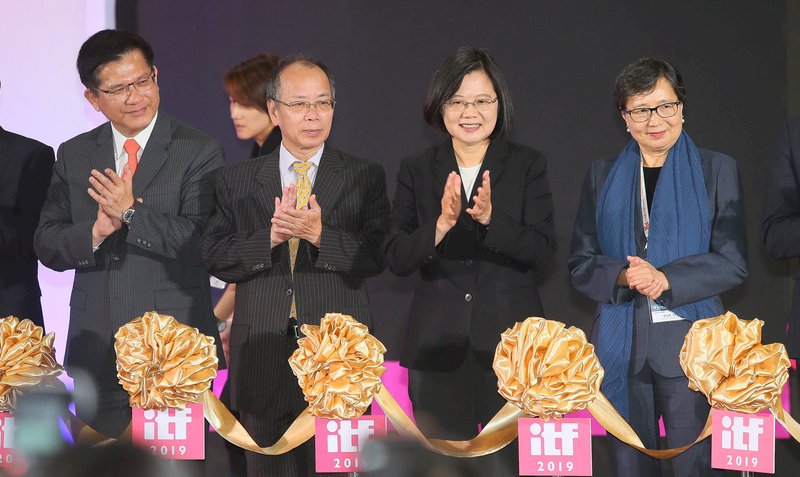 林佳龍提觀光三箭 蔡總統公開背書支持