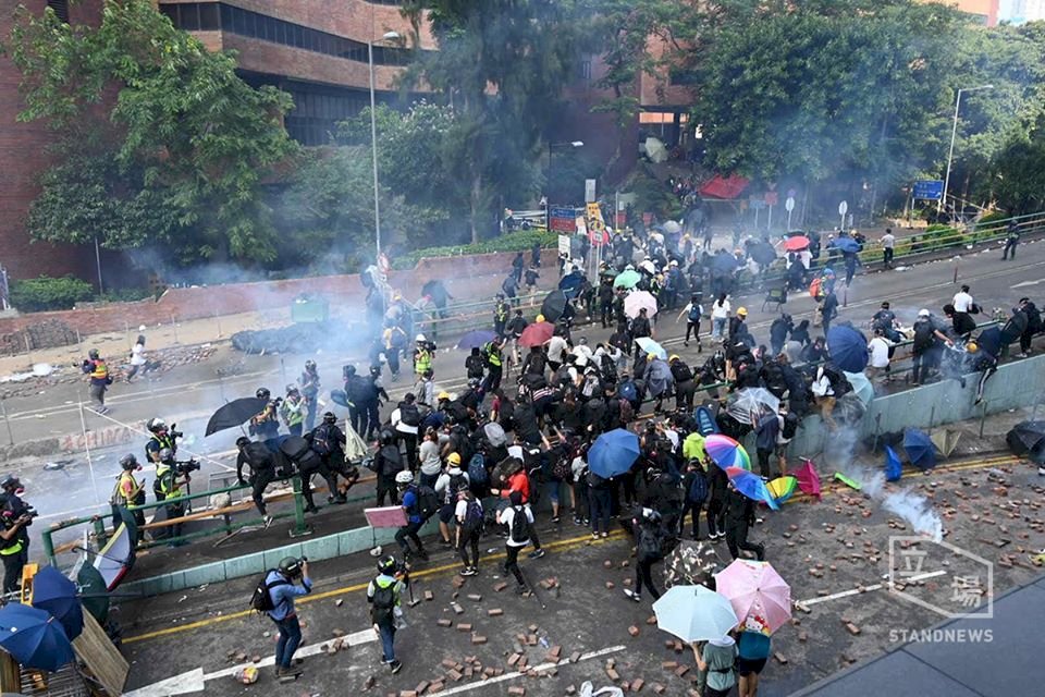理大圍城》傳港警採消枆戰  欲逼「勇武派」投降