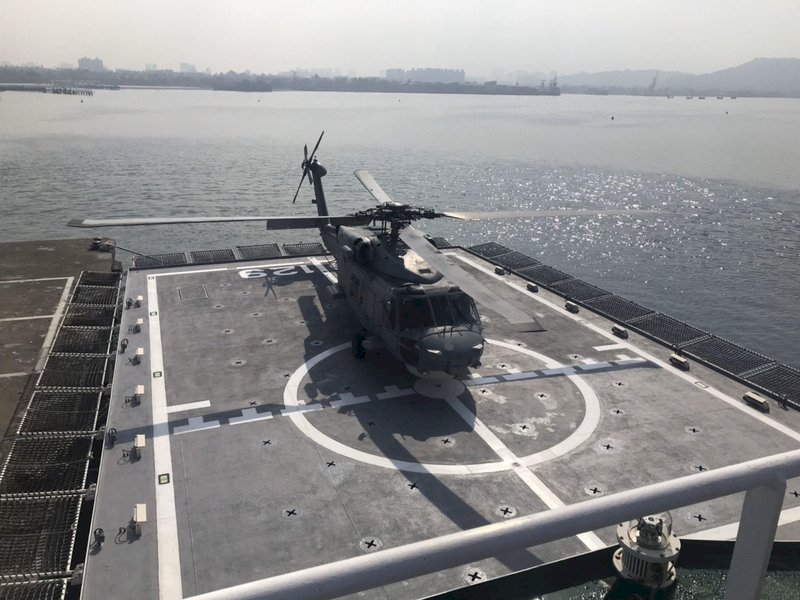 海軍S-70C直升機墜毀基地營區 4人受傷