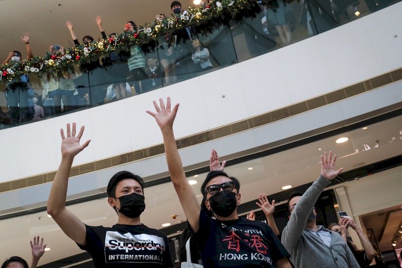 聲援理大 香港網民在多個商場發起活動