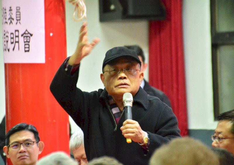 行政院長蘇貞昌(中)7日晚間到新北市板橋區輔選時表示,民進黨是會執政的政府,呼籲選民要顧好新北市,若立委選舉新北市大贏,全國就會大贏。