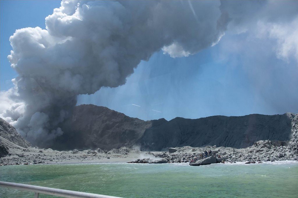 紐西蘭警方：白島火山已無人生還 死者恐達20人