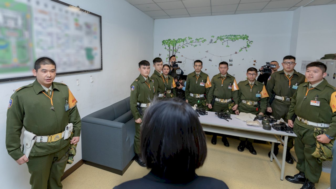 穩定軍心 蔡總統視導國防部及衡山指揮所