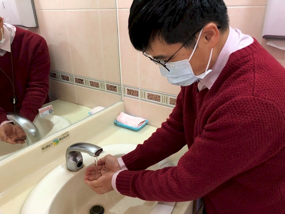 防武漢肺炎 醫師籲戴口罩也要勤洗手