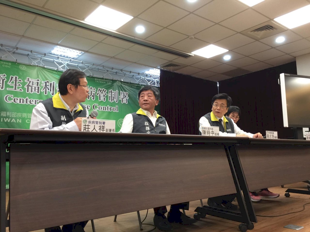 台灣武漢肺炎確診首例為女台商 同機接觸者46人