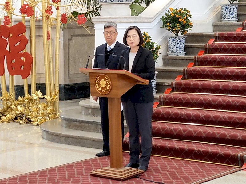 防疫作戰 總統：執政團隊有經驗 國人不需驚慌