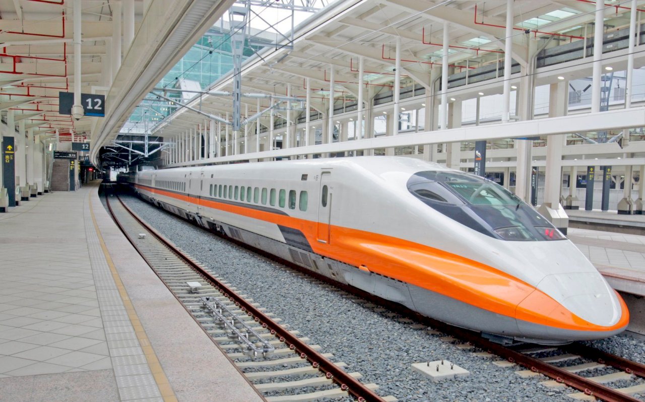 交通部再鬆綁 雙鐵乘載率增為8成 開放潛水衝浪