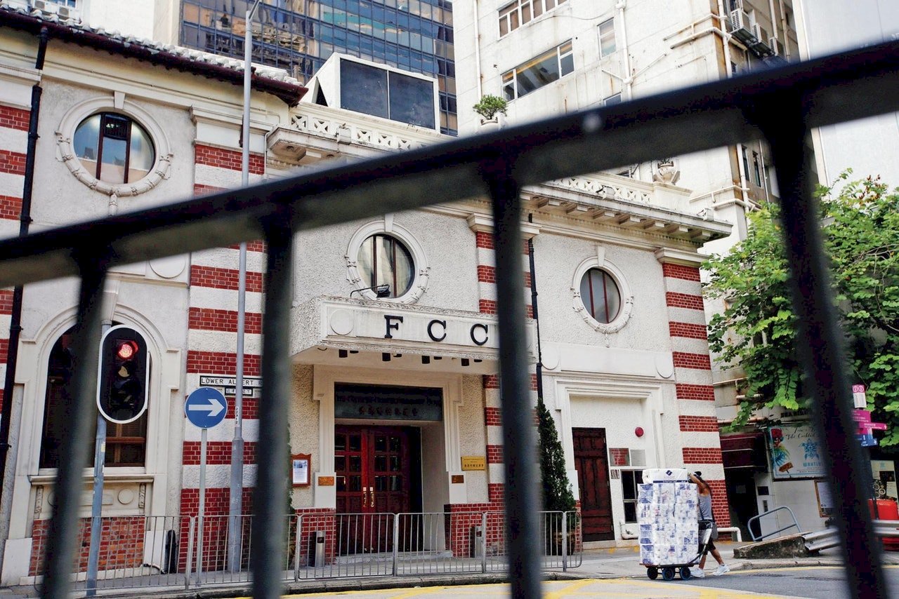 港媒：10多名外國駐港記者簽證遭拖延