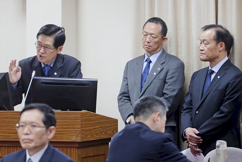 國軍支援生產口罩 國防部:每天發400元膳雜費