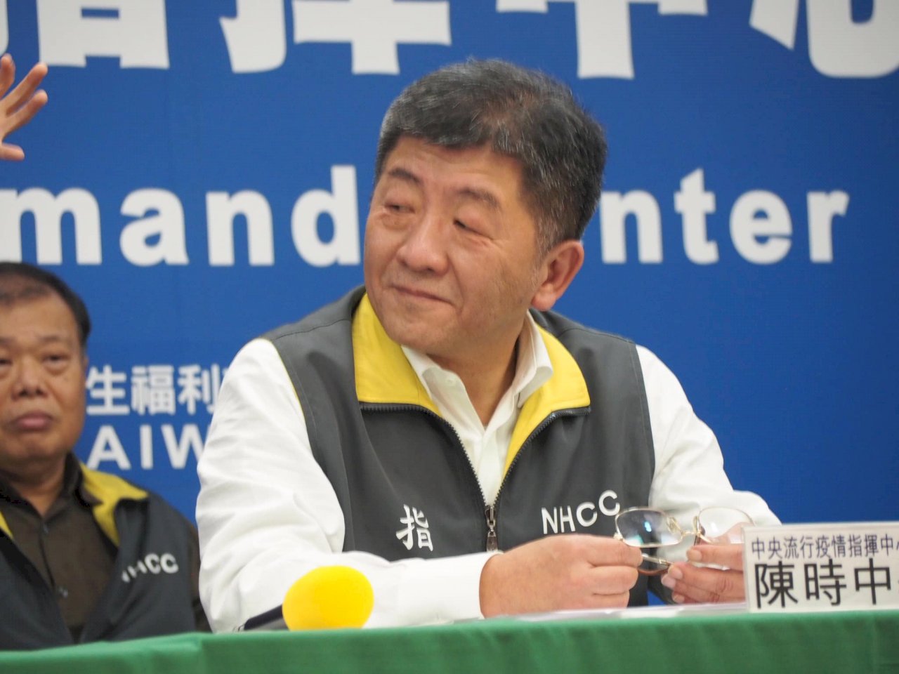 一起度過疫情險境 醫：不要在船上打洞