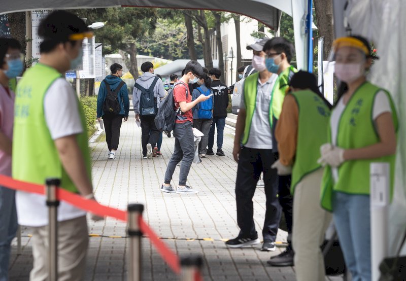 四技二專統測、國中會考將登場 蘇揆緊盯考場防疫