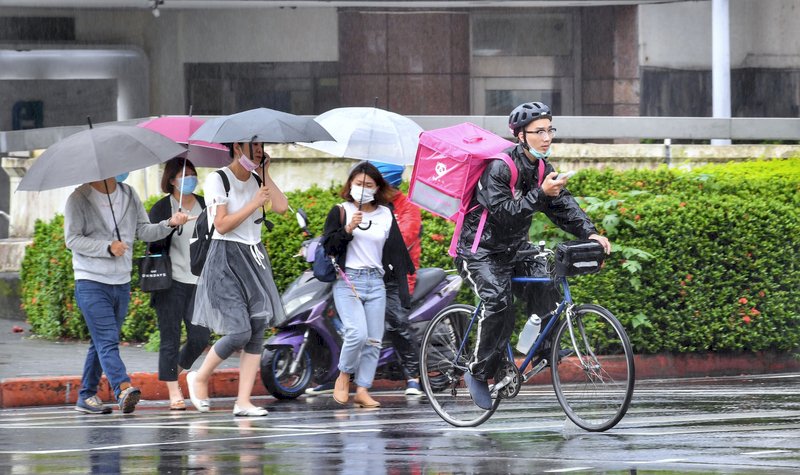 雨還沒下完！ 下周還有一波雨彈來襲