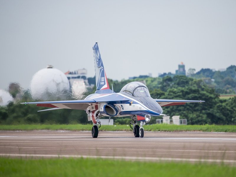 勇鷹明首飛 前空軍副司令:應展開新戰機研發