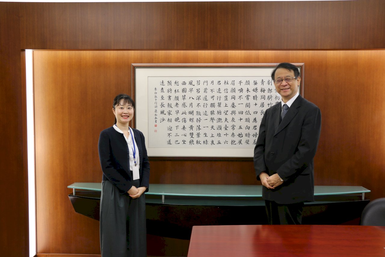 喜歡寫詩的泉裕泰代表 愛吃「滷白菜」